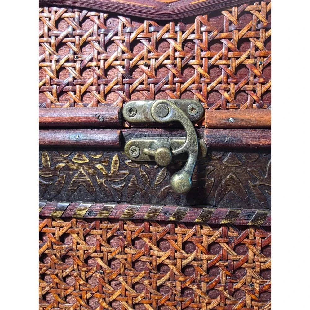 Vintage Woven Rattan Heart Shaped Wooden Treasure Chest Keepsake Box Brown Brass